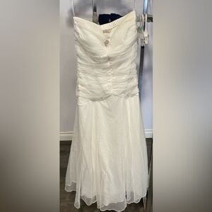 Size Small, white, strapless dress. Great for prom or wedding